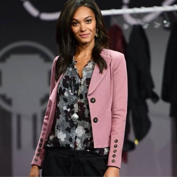 Cabi Weaver Floral Blouse Top - Picture 2 of 10